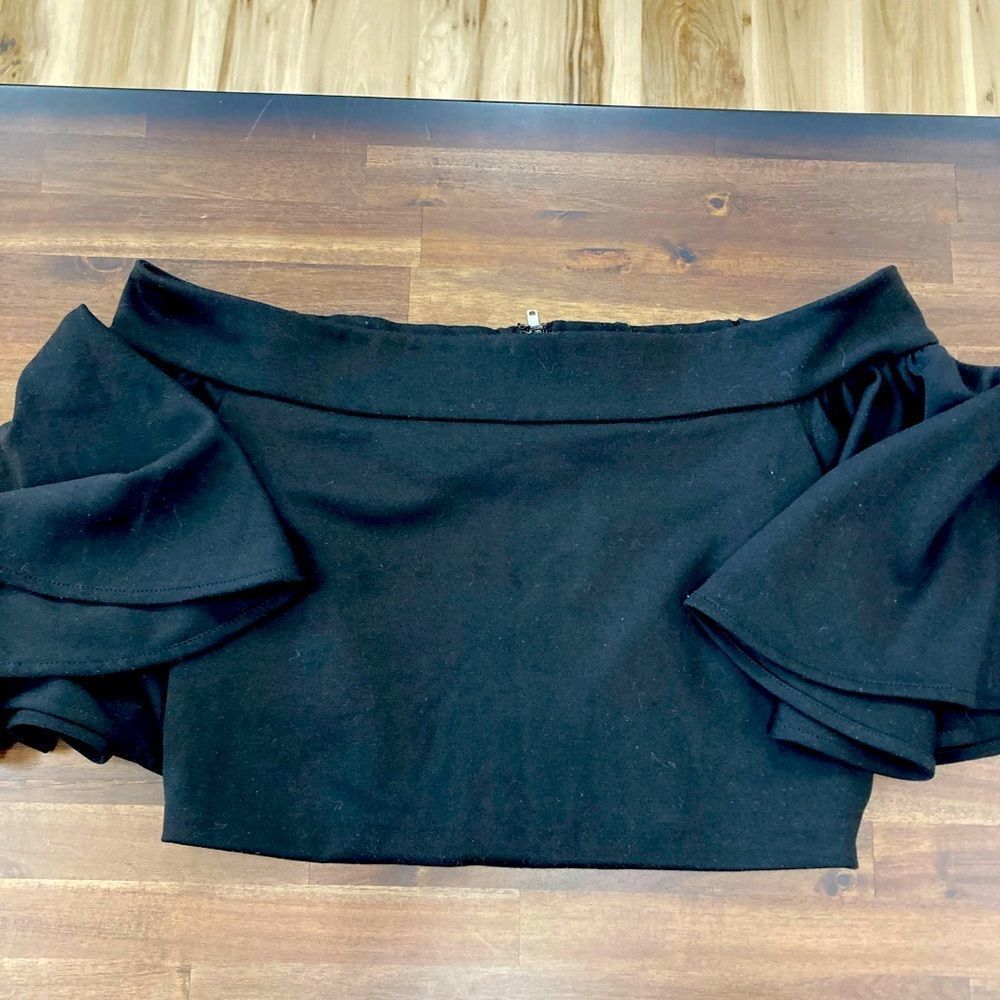 Do+Be High Quality Black Crop Top. Size Medium.